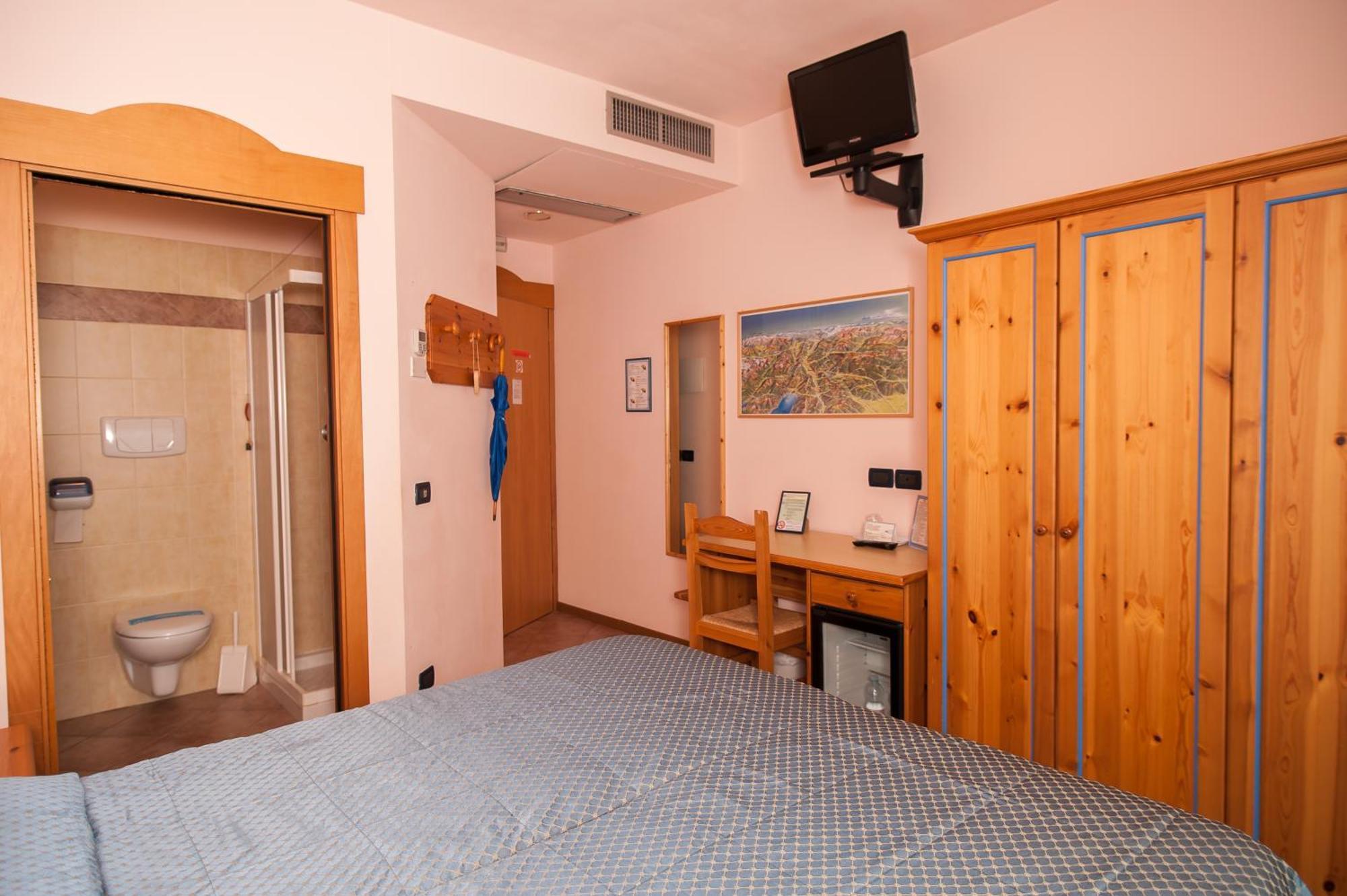 Hotel Vittoria Riva del Garda Habitación foto