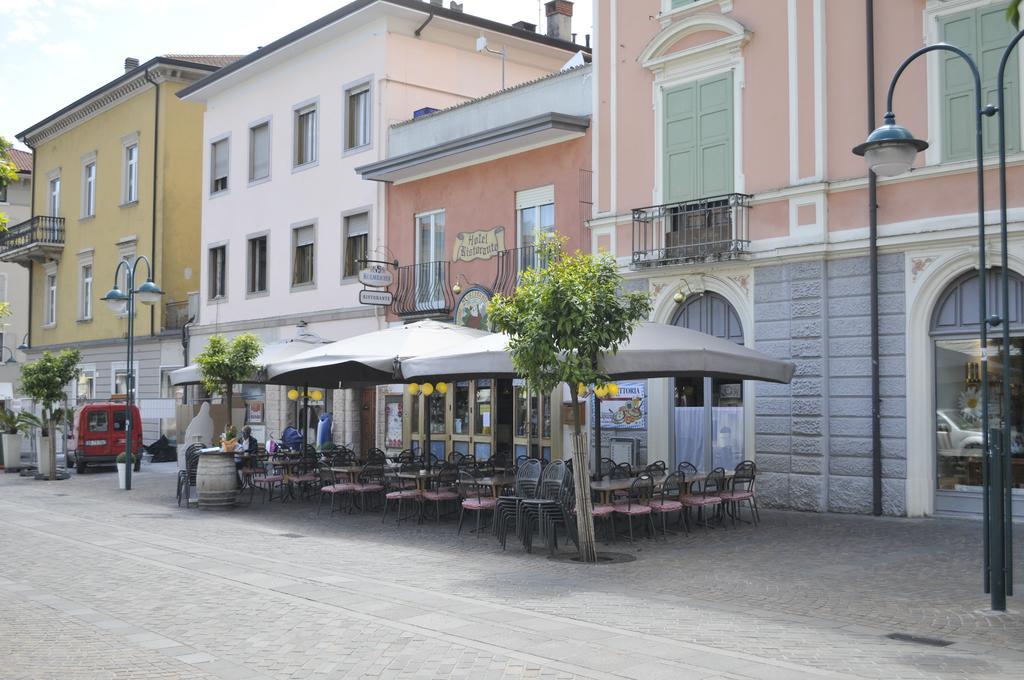 Hotel Vittoria Riva del Garda Exterior foto